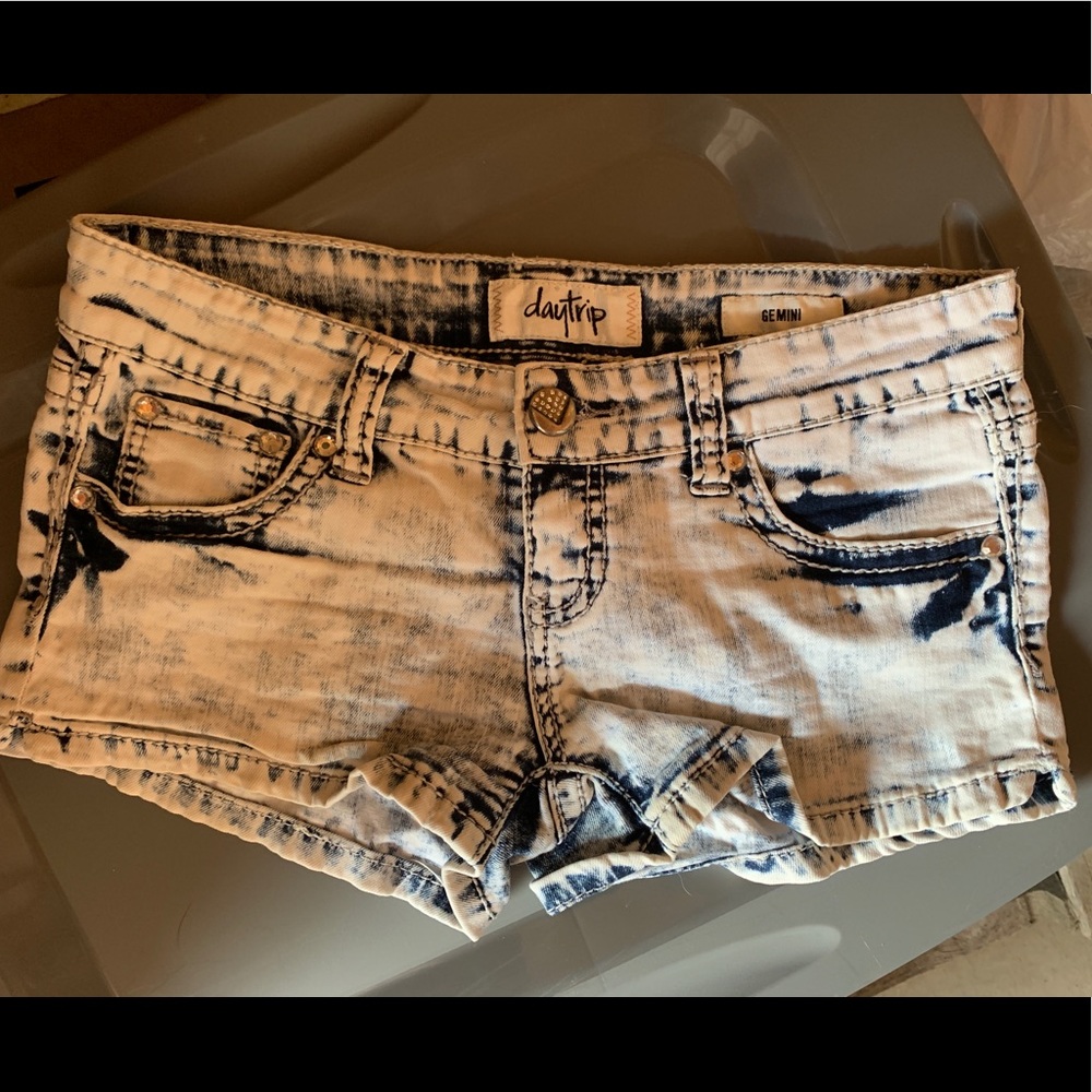 Daytrip Bleached Jean Shorts